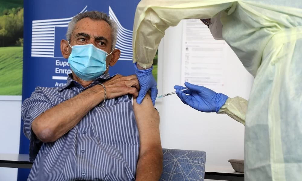 Κορονοϊός: Χαμός στην σελίδα για τα ραντεβού των εμβολιασμών